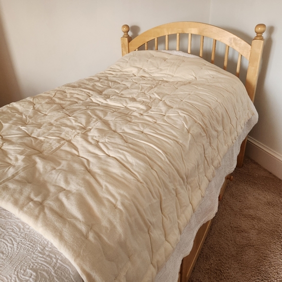 HANDMADE Quilt Patchwork Muslin Backing Tied Country Farmhouse Cottage 48 x 60 - Picture 5 of 10